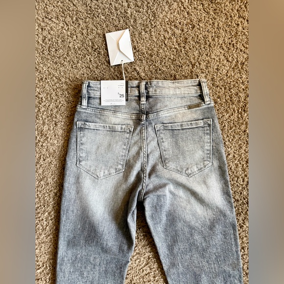 KanCan Distressed Gray Slightly Cropped Skinny Jeans - Women's Size 3/26 - Picture 4 of 4